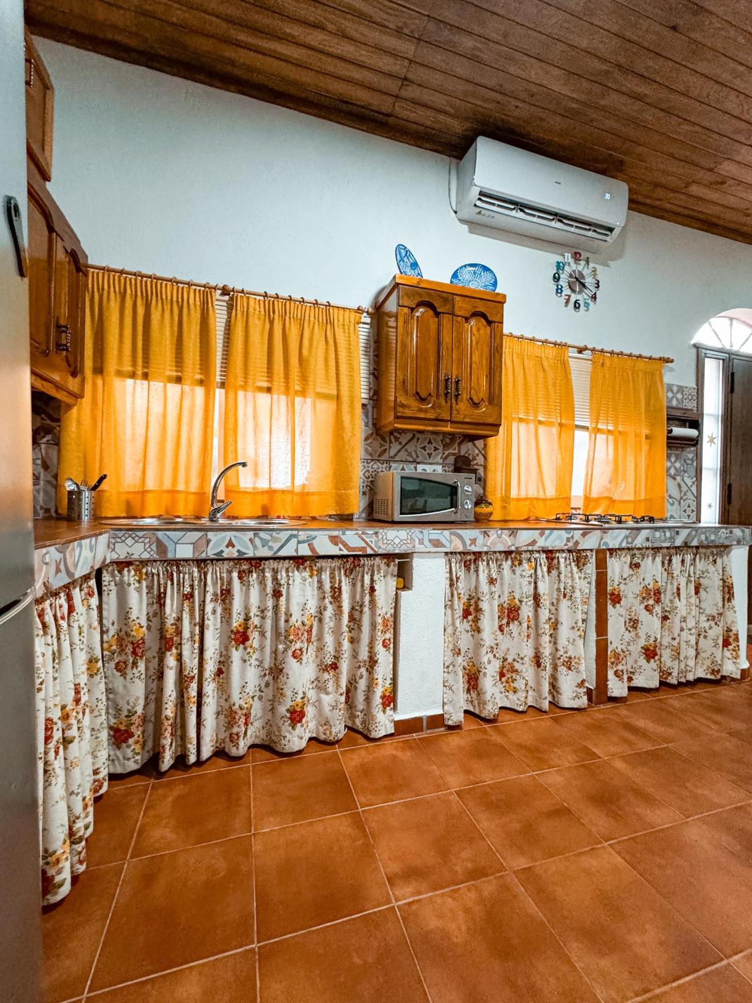 Casa Cruz Villa อัลโมโดวาร์ เดล ริโอ ภายนอก รูปภาพ